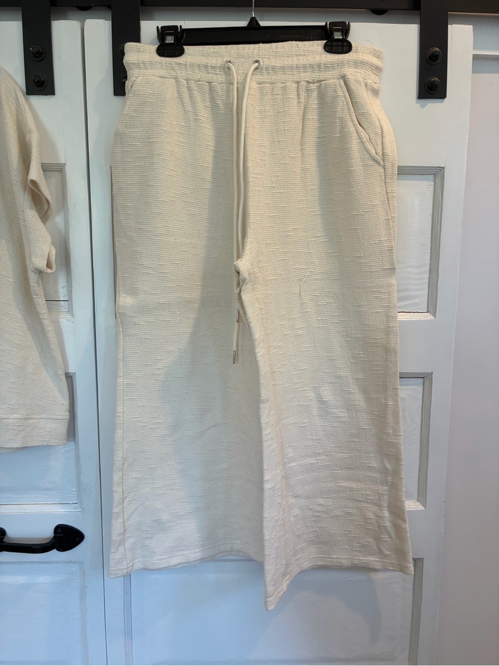 SEE AND BE SEEN - Cream textured Two-Piece Set - Relaxed Top & Drawstring pants - Picture 4 of 6